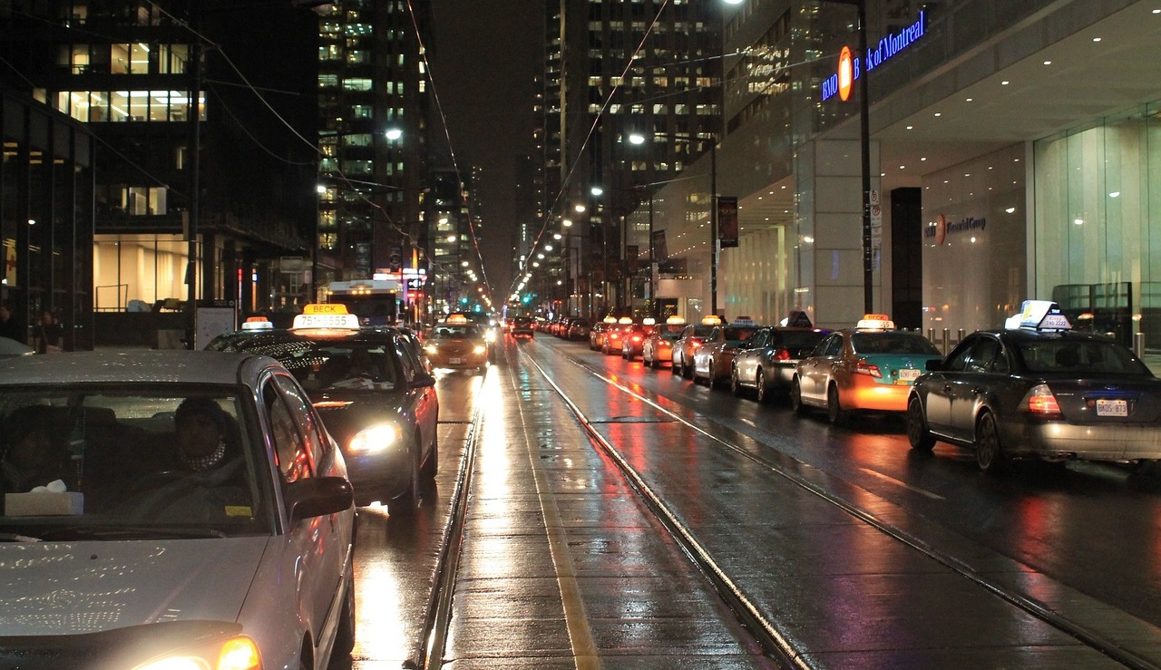 Toronto's Gardiner Expressway Project Creates Commuter Headaches,Image by Quotagame from Pixabay