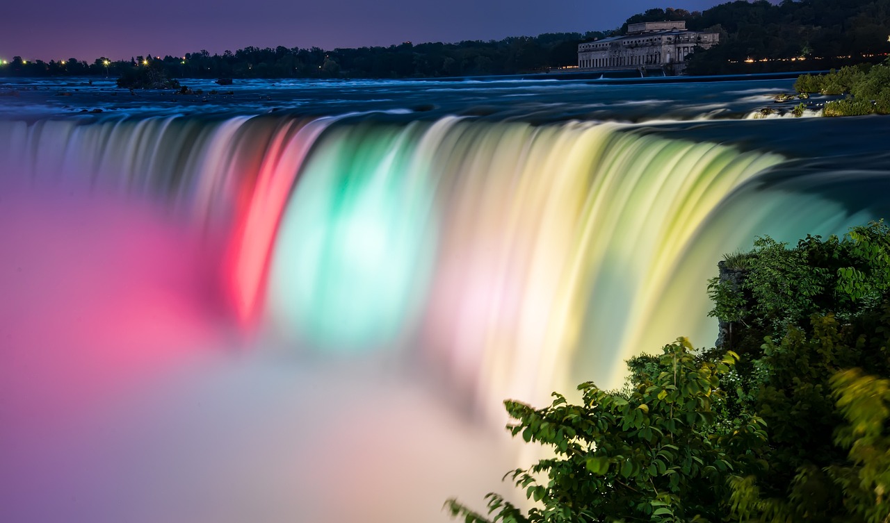 Could Canada Introduces Tourism Tax Niagara Falls, Image by James Wheeler from Pixabay